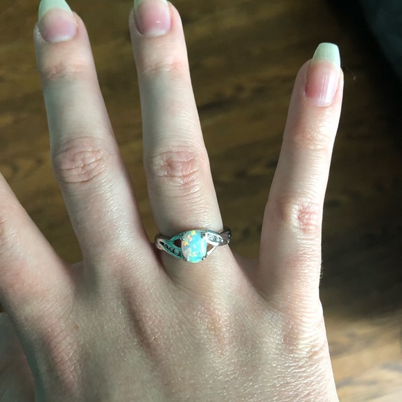 Opal Ring - Picture 3 of 5
